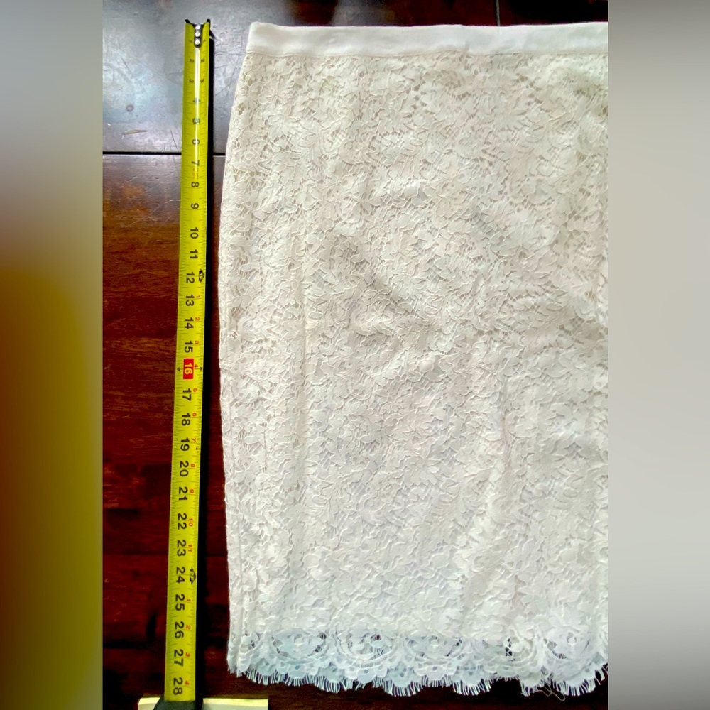 Banana Republic Ivory Lace Pencil Skirt Size 16